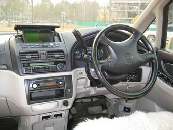 1999 Nissan Bassara Photos