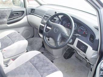 1999 Nissan Bassara Images