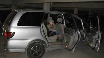 1999 Nissan Bassara Photos