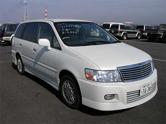 2000 Nissan Bassara