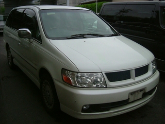 2000 Nissan Bassara