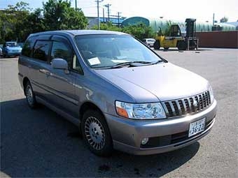 2000 Nissan Bassara
