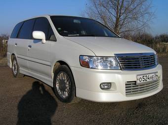 Nissan Bassara