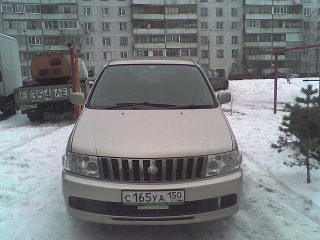 2000 Nissan Bassara