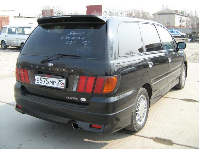 2000 Nissan Bassara