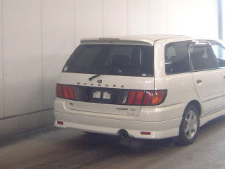 2000 Nissan Bassara Pictures