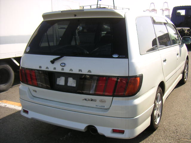 2000 Nissan Bassara Photos