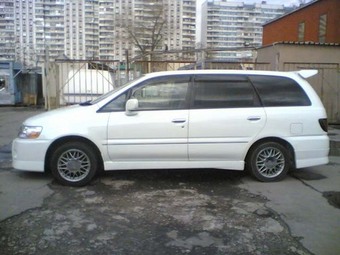 2000 Nissan Bassara Wallpapers