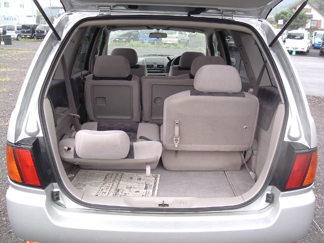 2000 Nissan Bassara Photos