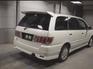 2000 Nissan Bassara Photos