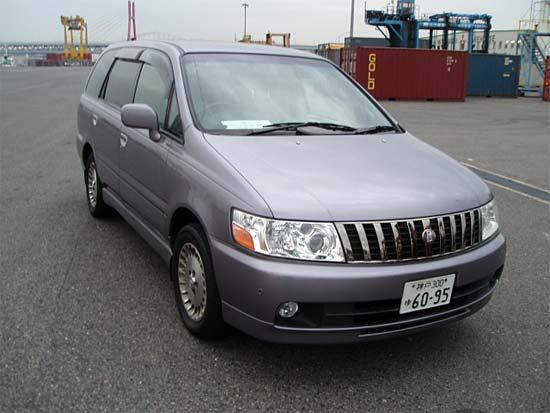 2000 Nissan Bassara Pictures