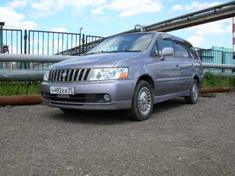 2000 Nissan Bassara Wallpapers