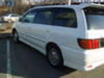 2000 Nissan Bassara Wallpapers