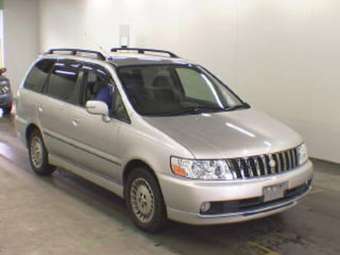 2000 Nissan Bassara Pics