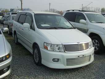 2000 Nissan Bassara Images