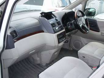 2000 Nissan Bassara Pictures