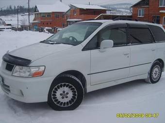 2000 Nissan Bassara Wallpapers