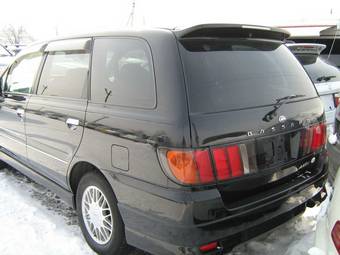 2000 Nissan Bassara Photos