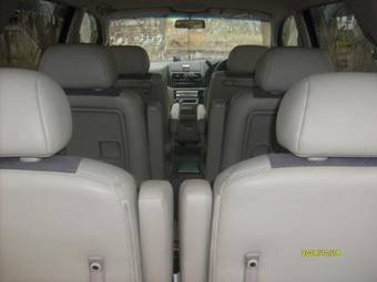 2000 Nissan Bassara Pictures