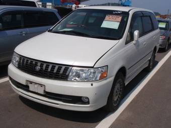 2000 Nissan Bassara Wallpapers
