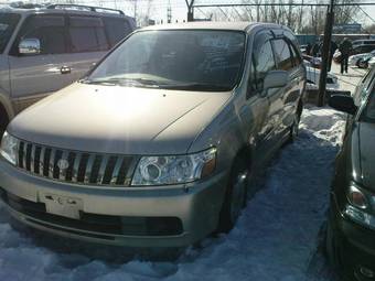 2000 Nissan Bassara Photos