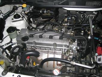 2000 Nissan Bassara Photos
