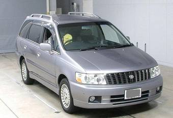 2000 Nissan Bassara Pictures