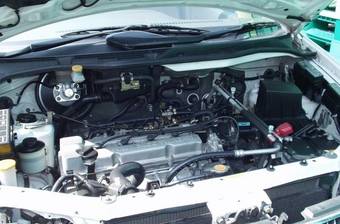 2000 Nissan Bassara Photos