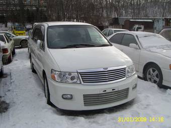 2000 Nissan Bassara Photos