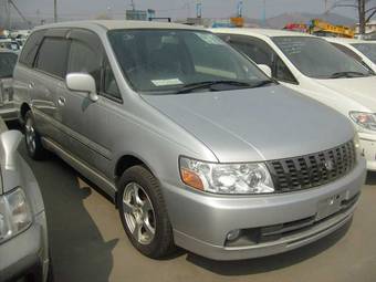 2000 Nissan Bassara Pics