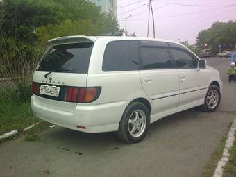 2000 Nissan Bassara Pictures