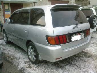2000 Nissan Bassara Pictures