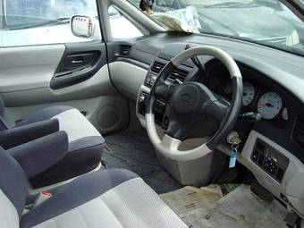 2000 Nissan Bassara Wallpapers