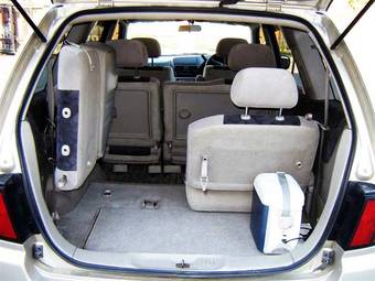 2000 Nissan Bassara Images