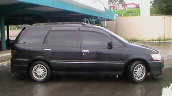 2000 Nissan Bassara Photos