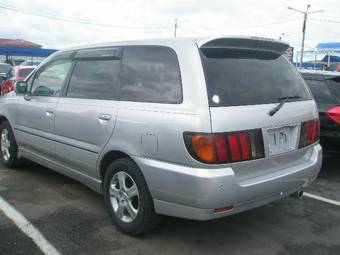 2000 Nissan Bassara Photos