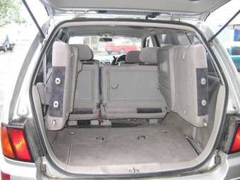 2000 Nissan Bassara Pictures