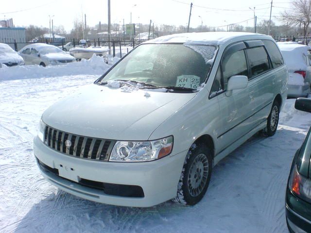 2001 Nissan Bassara