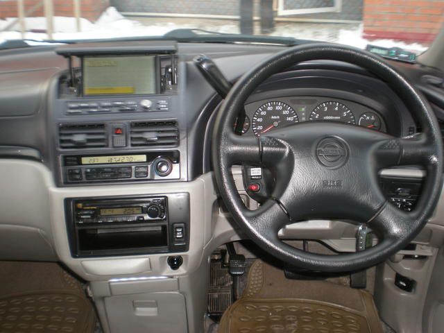 2001 Nissan Bassara