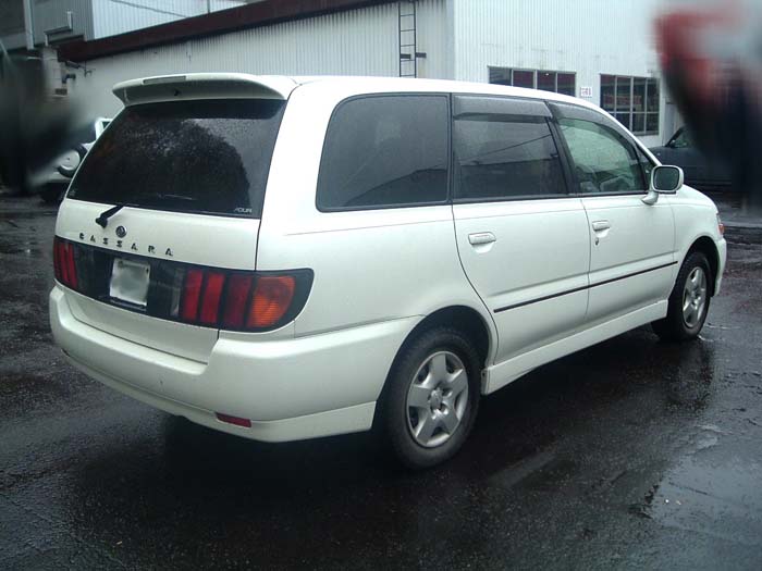 2001 Nissan Bassara Photos