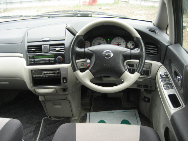 2001 Nissan Bassara Photos
