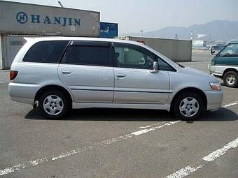 2001 Nissan Bassara Photos