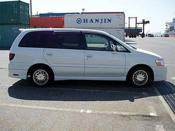 2001 Nissan Bassara Images
