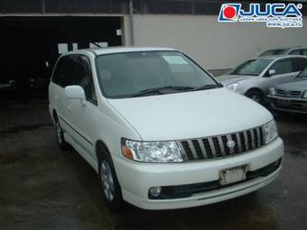 2001 Nissan Bassara Pics