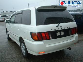 2001 Nissan Bassara Pictures