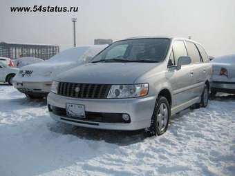2001 Nissan Bassara Photos