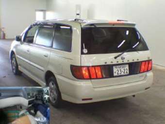 2001 Nissan Bassara Photos