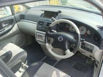 2001 Nissan Bassara Pictures