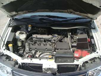 2001 Nissan Bassara Pictures