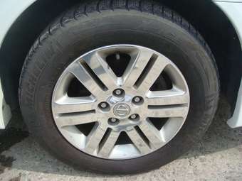 2001 Nissan Bassara Photos